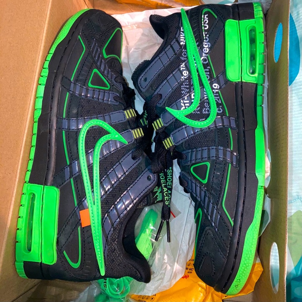Off-white x air rubber dunks ‘green strike’